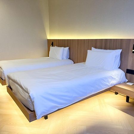 Resident Hotel Abay 알마티 외부 사진